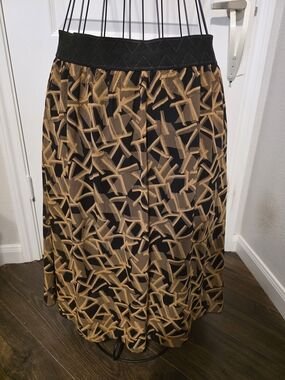 Black and Tan Geometric Print Midi Skirt